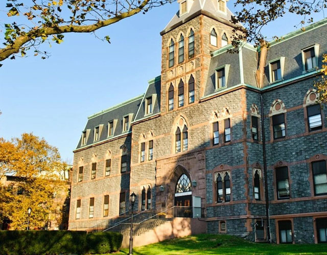 阿卡得理工学院